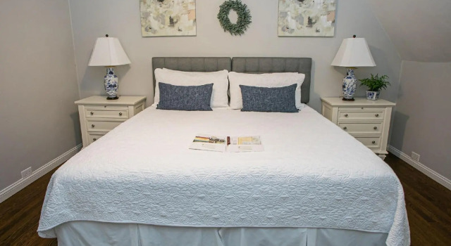 Hummingbird Estate, Buchen Sie Bed & Breakfast SPA-Hotels in Medford, SPA