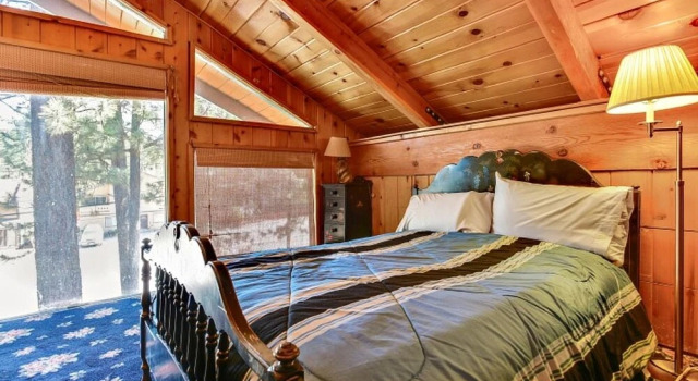 Summit Escape A - Rustic Cabin With A Hot Tub And Barbecue! Wood Fireplace! Walk To Slopes! 2 Bedroom Condo, Rezerwuj Hotel Big Bear Lake Stany Zjednoczone