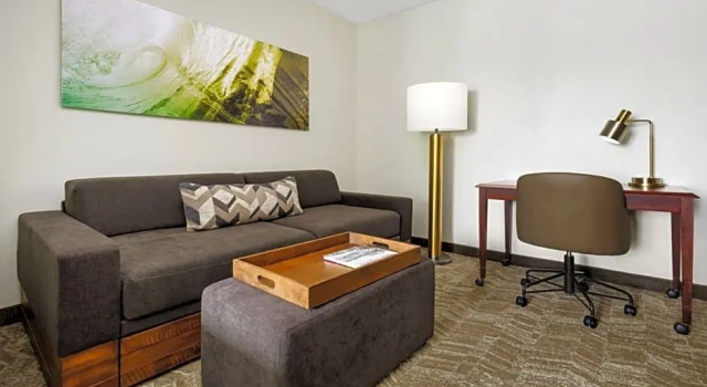 Трёхместный люкс SpringHill Suites by Marriott Manchester-Boston Regional Airport