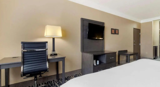 Люкс Comfort Suites Kingwood, Humble, New Caney, Houston IAH Airport