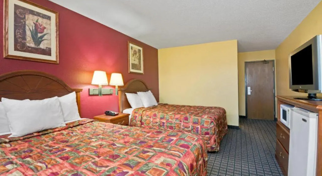 Двухместный номер Standard Days Inn by Wyndham Torrington