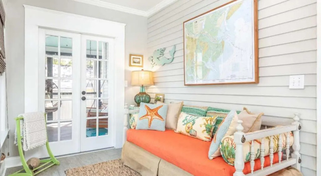 North Beach Bungalow by Tybee Vacation Rentals, Rezerwuj Hotel Hotele w Tybee Island z parkingiem, Parking