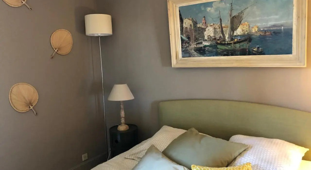 Chambres dhotes La Maison De Concise, Book Hotel Hoteller i Rhône-Alps med parkering, Parkering