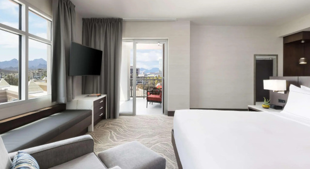Двухместный номер Deluxe с балконом Doubletree By Hilton Tucson Downtown Convention Center