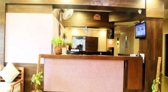 Stay Vista Rooms At Dhobi Talao, Varaa Hotelli Valsad Gujarat