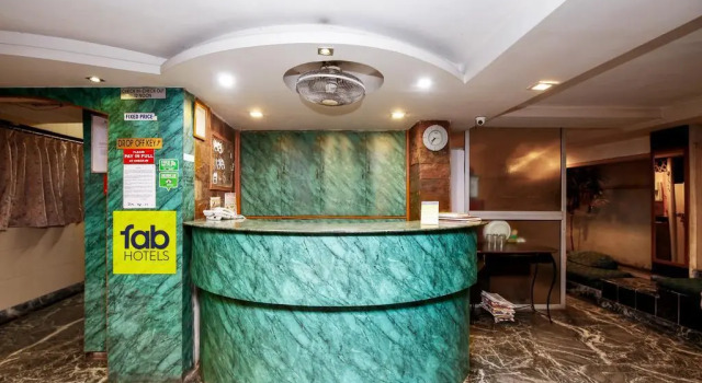 OYO 4219 Ratnakar Residency, Забронировать Отель Баллигандж Калькутта
