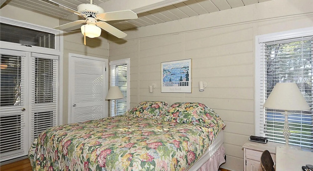 16 Robins Lane North Shores by Long & Foster, Buchen Sie Hotel North Shores USA