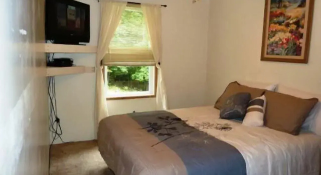Mountain_roots_lodging, Забронировать Отель  