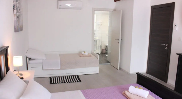 Villa Mate, Đặt Biệt thự Kolan Pag Island