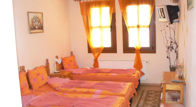 Трёхместный номер Standard Family Hotel Varusha