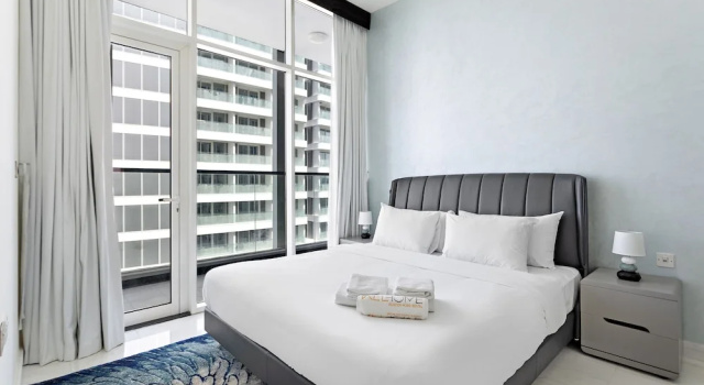 Апартаменты с балконом WelHome - Opulent Retreat With Panoramic Cityscape Views