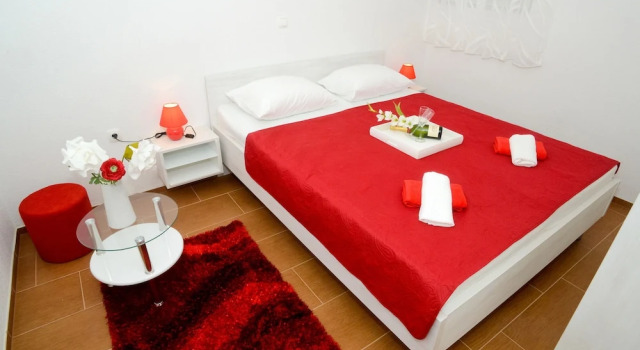 Апартаменты с балконом и с видом на море Apartments Julijana