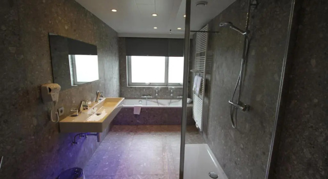 Полулюкс с балконом Hotel Auberge St. Pol