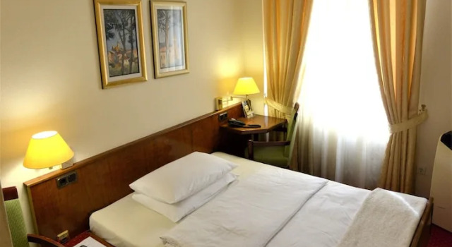 Семейный номер Standard с 2 комнатами Hotel am Kochbrunnen