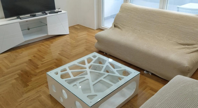 Leo Apartment
