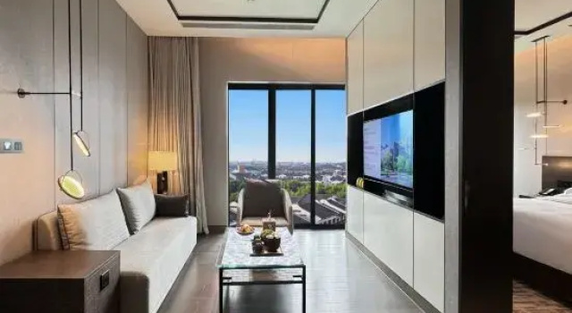 Четырёхместный семейный люкс с 2 комнатами с балконом Crowne Plaza Wuzhen by IHG