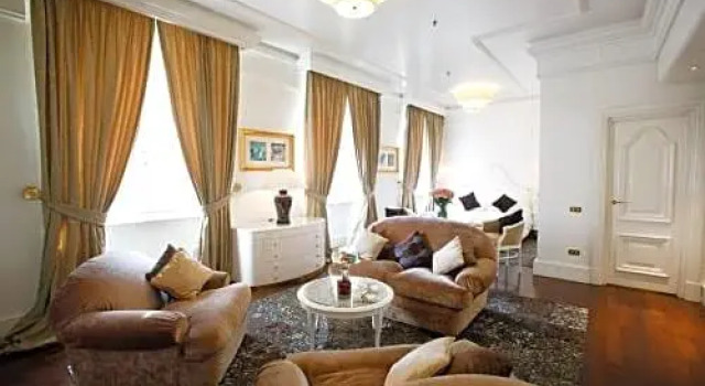 Полулюкс Hotel Majestic Roma
