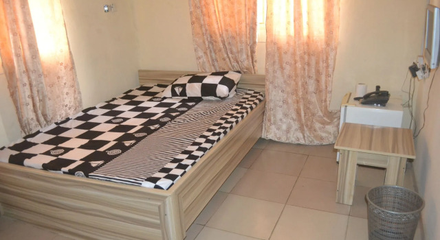 Kings Crown Hotel