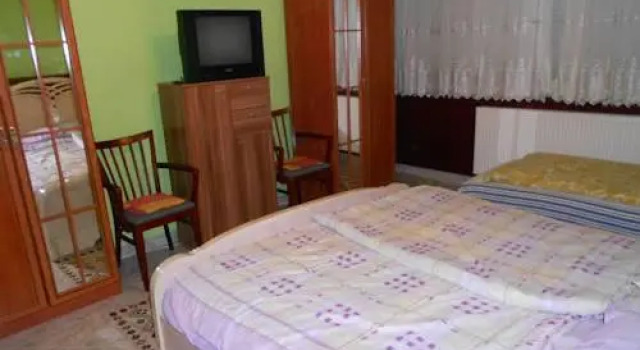 Szilfa Lak, Book Hotel Hajdúszoboszló 