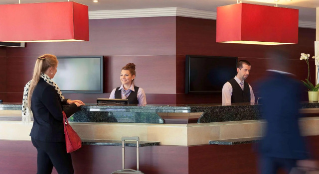 Кровать в общем номере Mercure Brussels Airport
