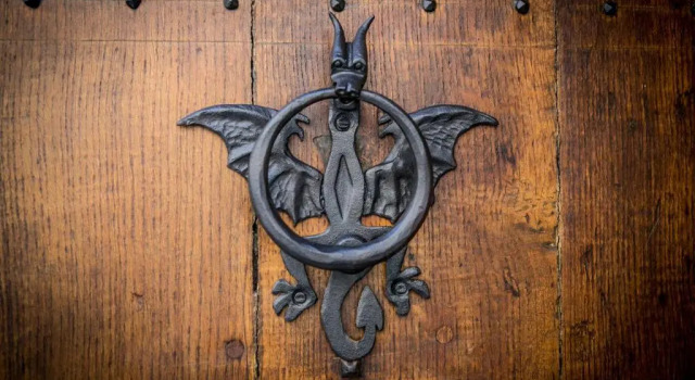 Коттедж Mons Dragon House