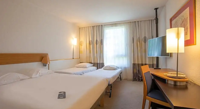 Семейный номер Standard Novotel Aix-en-Provence Pont de LArc