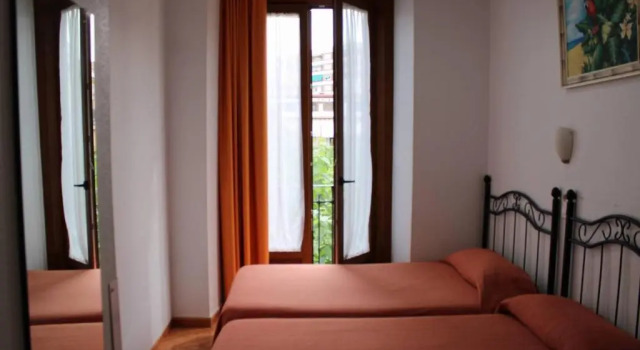 Pension Segura, Rezervați Pensiune Murcia Murcia, aproape de San Esteban Palace