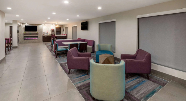 La Quinta Inn & Suites by Wyndham Houston NW Brookhollow