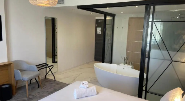 Номер Standard Brit Hotel Paris Orly Rungis
