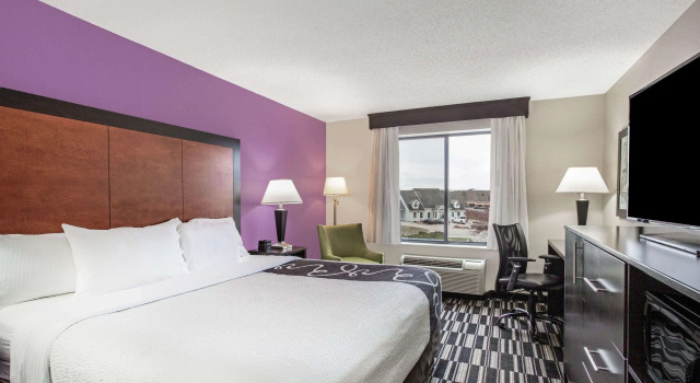 Holiday Inn Express Plainfield, Varaa Hotelli Hotellit New England uima-altaalla, Uima-allas