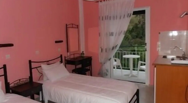 Студия Superior Elenas Garden