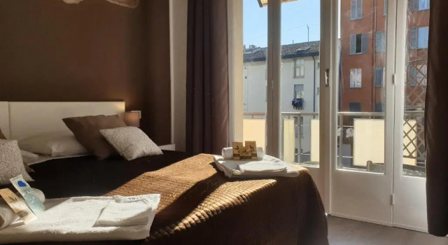 FORUM GUEST HOUSE Centro, Забронировать Гостевой дом Гостевые дома Пармы, рядом с Мавзолей  Санта Мария делла Стекката, Гостевой дом