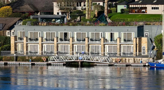 Номер Superior с видом на воду The Lakeside Hotel & Leisure Centre