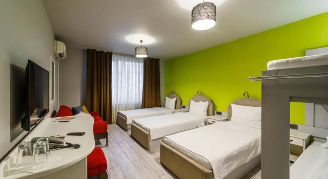 Standard- tredobbelt værelse Hotel Metropol