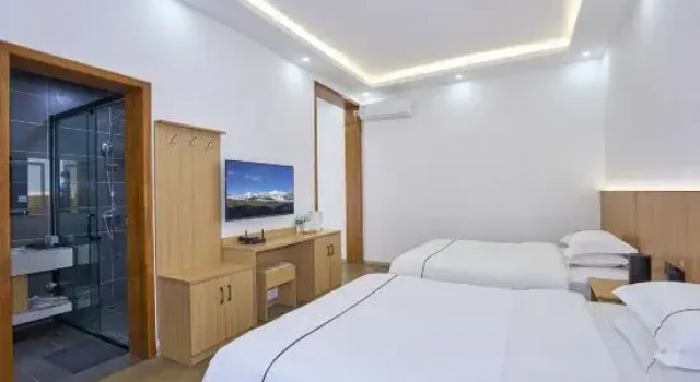Люкс с видом на внутренний двор OuYang Guesthouse(No. 2 Yard)