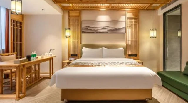 Люкс Comfort Pinxuan Hotel (Zhaoqing Railway Station)