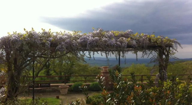 Апартаменты Borgo Fastelli - House in historical Borgo in Tuscany - Sambuco