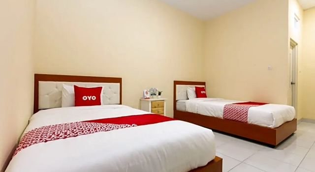 Номер Standard OYO 2008 Sellinas Family Residence Syariah