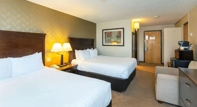 Четырёхместный номер Superior Prestige Riverside Lodge Quesnel