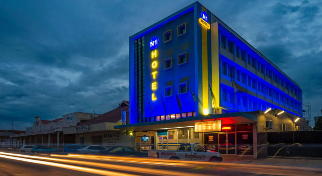 N1 Hotel Bulawayo, Buchen Sie Hotel Bulawayo Simbabwe, in der Nähe von Bulawayo Golf Club