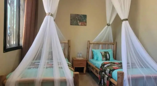 Stevalyn's Ridge View Lodge, Rezervovat Hotel Jinja Uganda