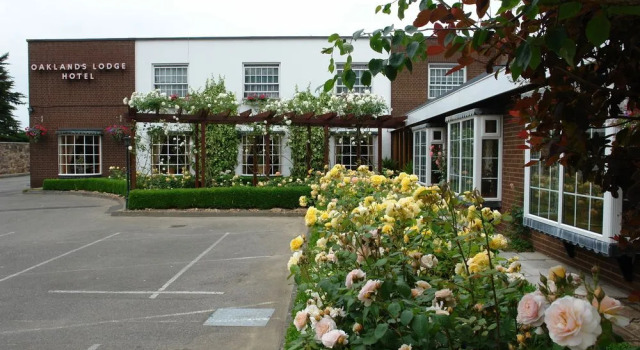 Oaklands Lodge Hotel, Buchen Sie Hotel Trinity Großbritannien