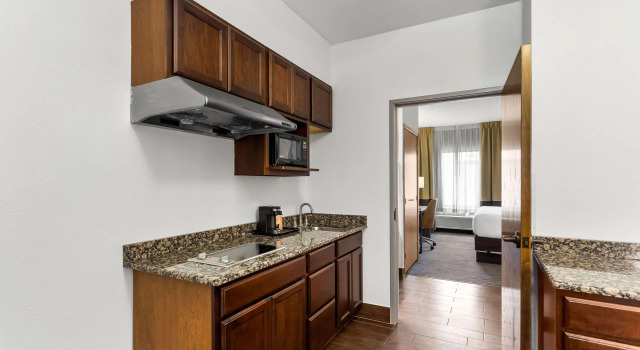 Четырёхместный люкс Comfort Inn & Suites Kenosha-Pleasant Prairie