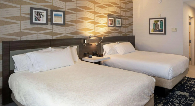 Четырёхместный номер Standard Hilton Garden Inn Freeport Downtown