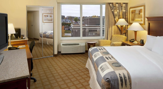 Двухместный люкс DoubleTree by Hilton Jefferson City