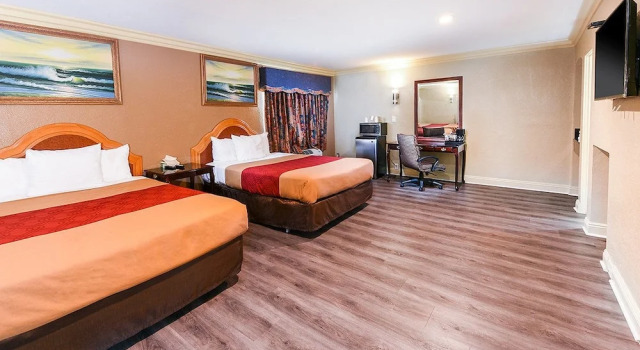 Четырёхместный номер Standard Pacifica Motel