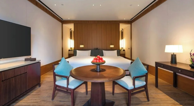 Двухместный номер Standard с балконом и с видом на бассейн Le Méridien Shimei Bay Beach Resort & Spa