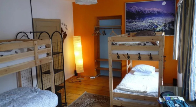 Dougs Mountain Getaway - Top Two Floors, Prenota Hotel Fulpmes Stubaital