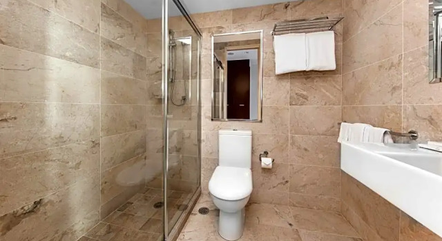 Двухместный номер Standard с балконом Canberra Rex Hotel