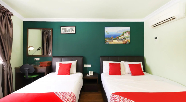 Люкс Superior OYO 496 Hotel De Eco Inn